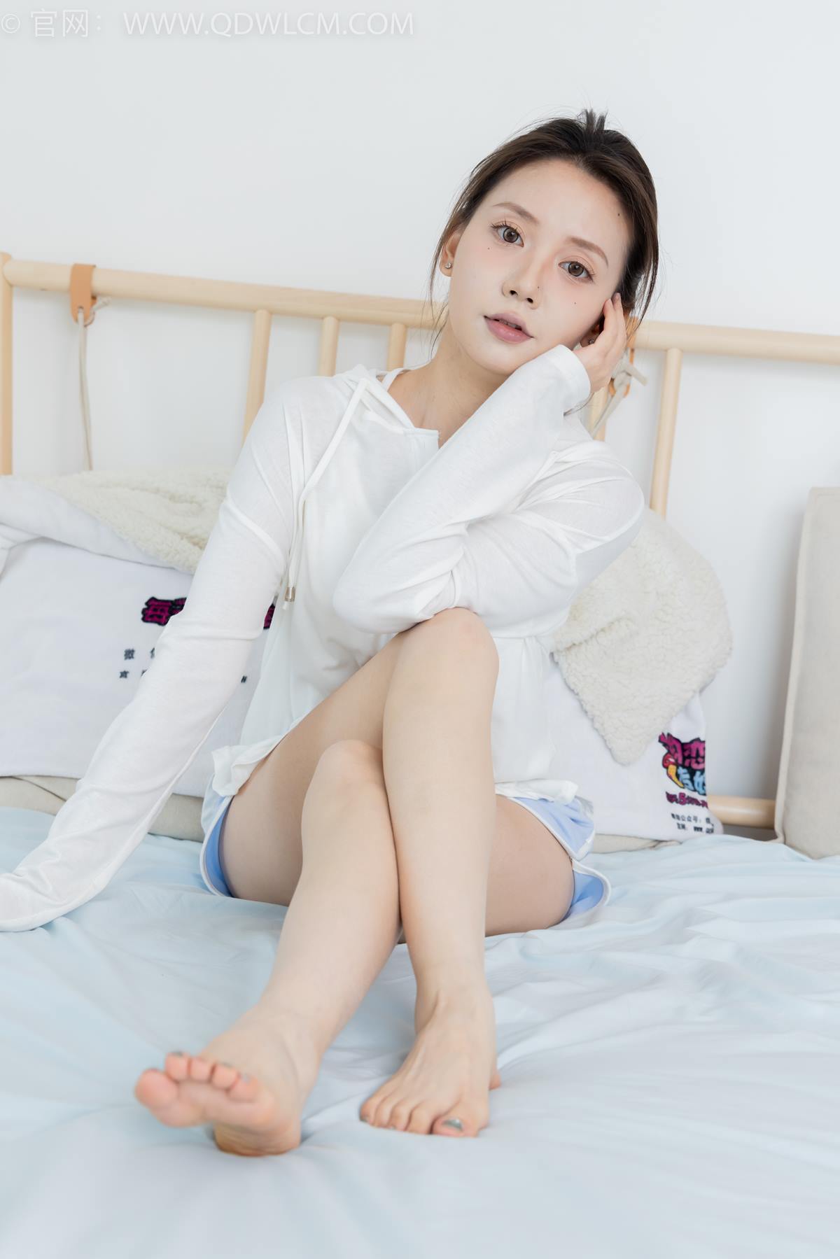 图片[142]-物恋传媒 NO.2348 小曦-板鞋、白棉袜、裸足[155P] – 速更版-美库