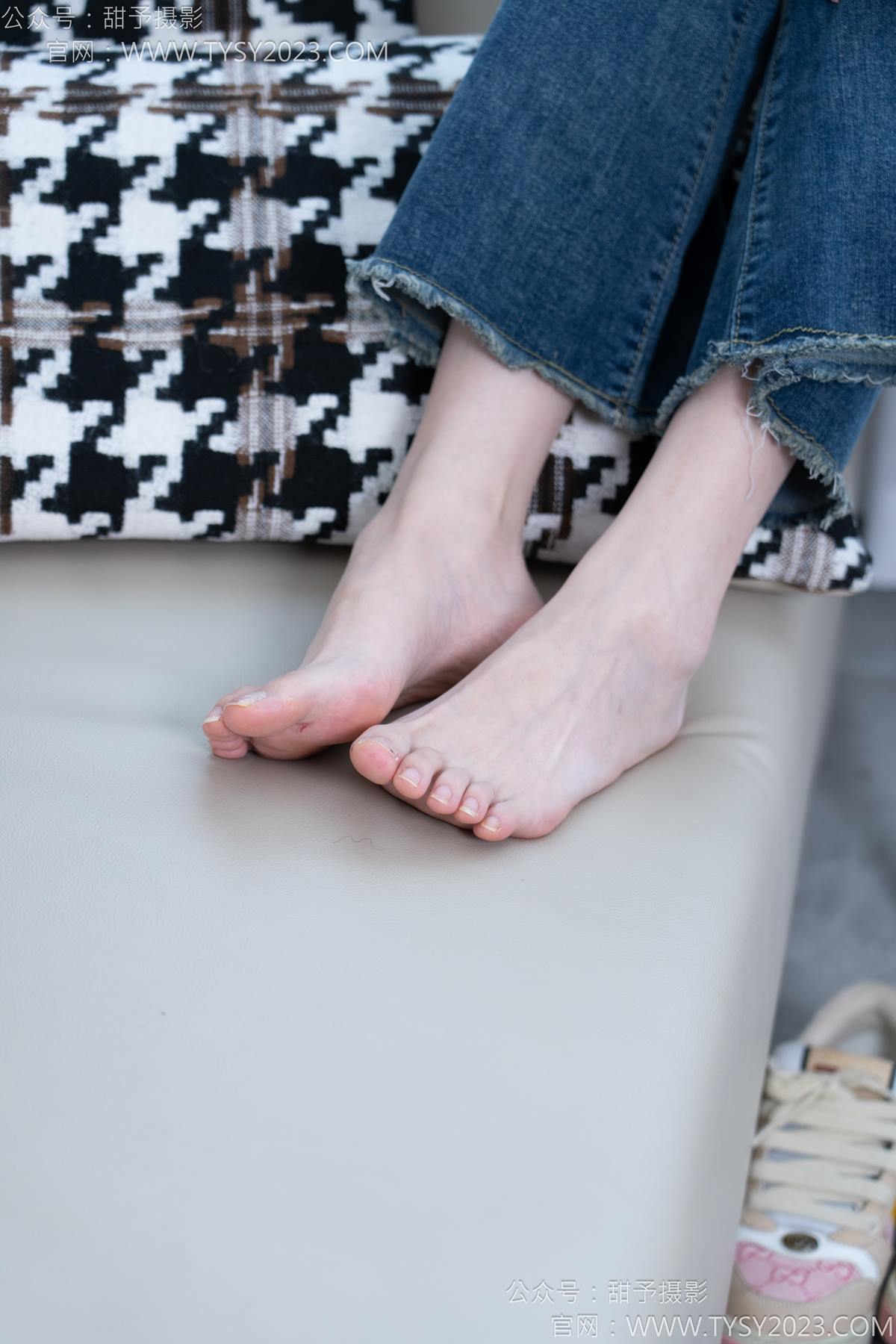 图片[12]-甜予摄影 NO.170 珞珞-板鞋、白棉袜、裸足[98P] – 速更版-美库