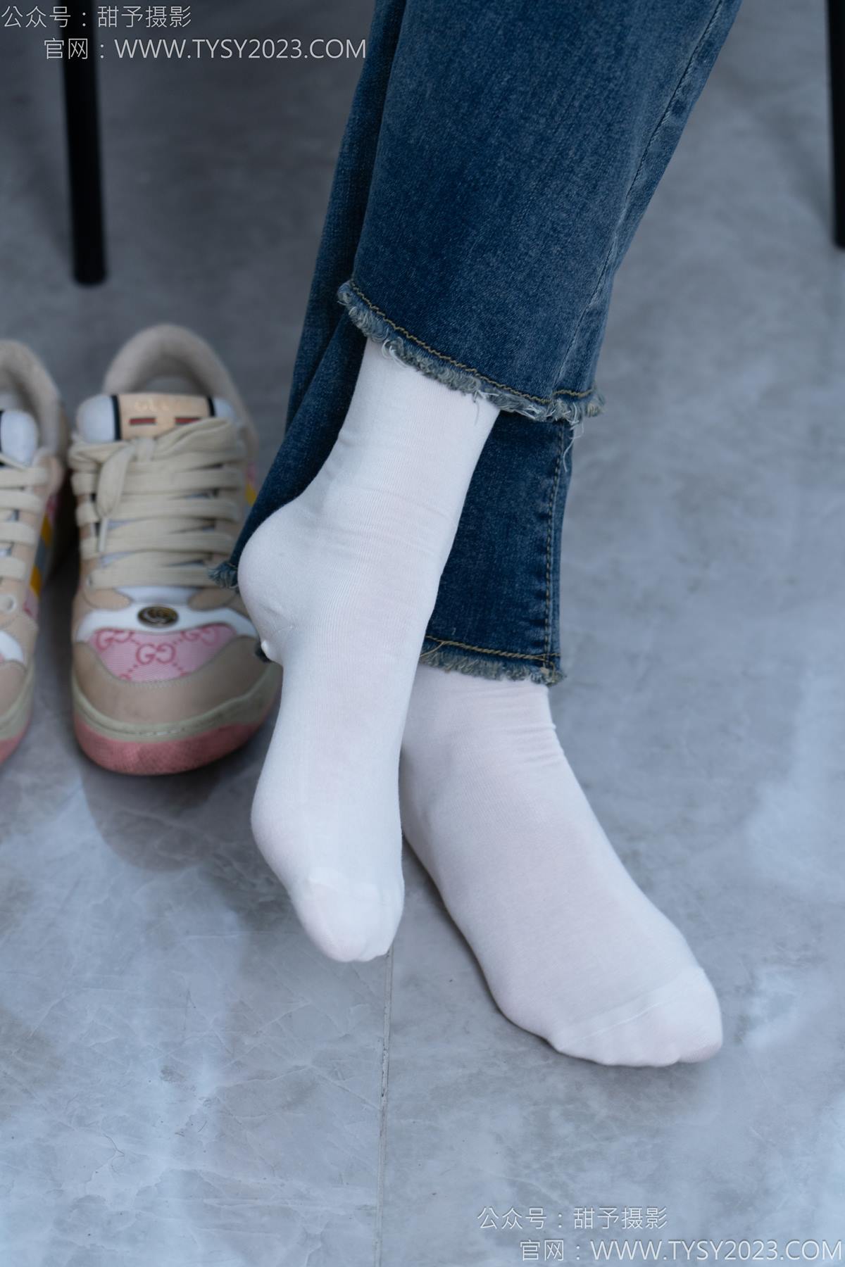 图片[16]-甜予摄影 NO.170 珞珞-板鞋、白棉袜、裸足[98P] – 速更版-美库
