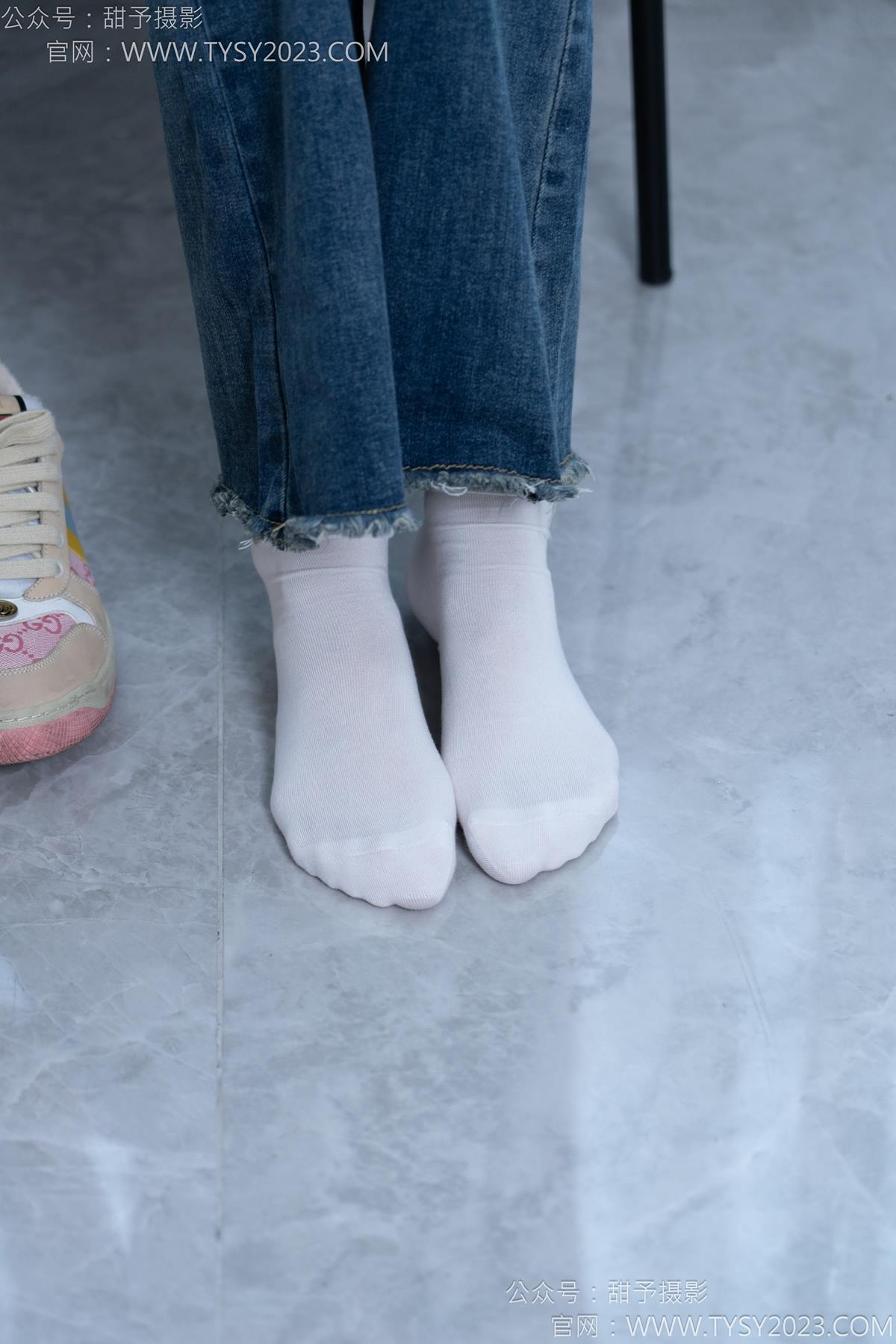 图片[18]-甜予摄影 NO.170 珞珞-板鞋、白棉袜、裸足[98P] – 速更版-美库