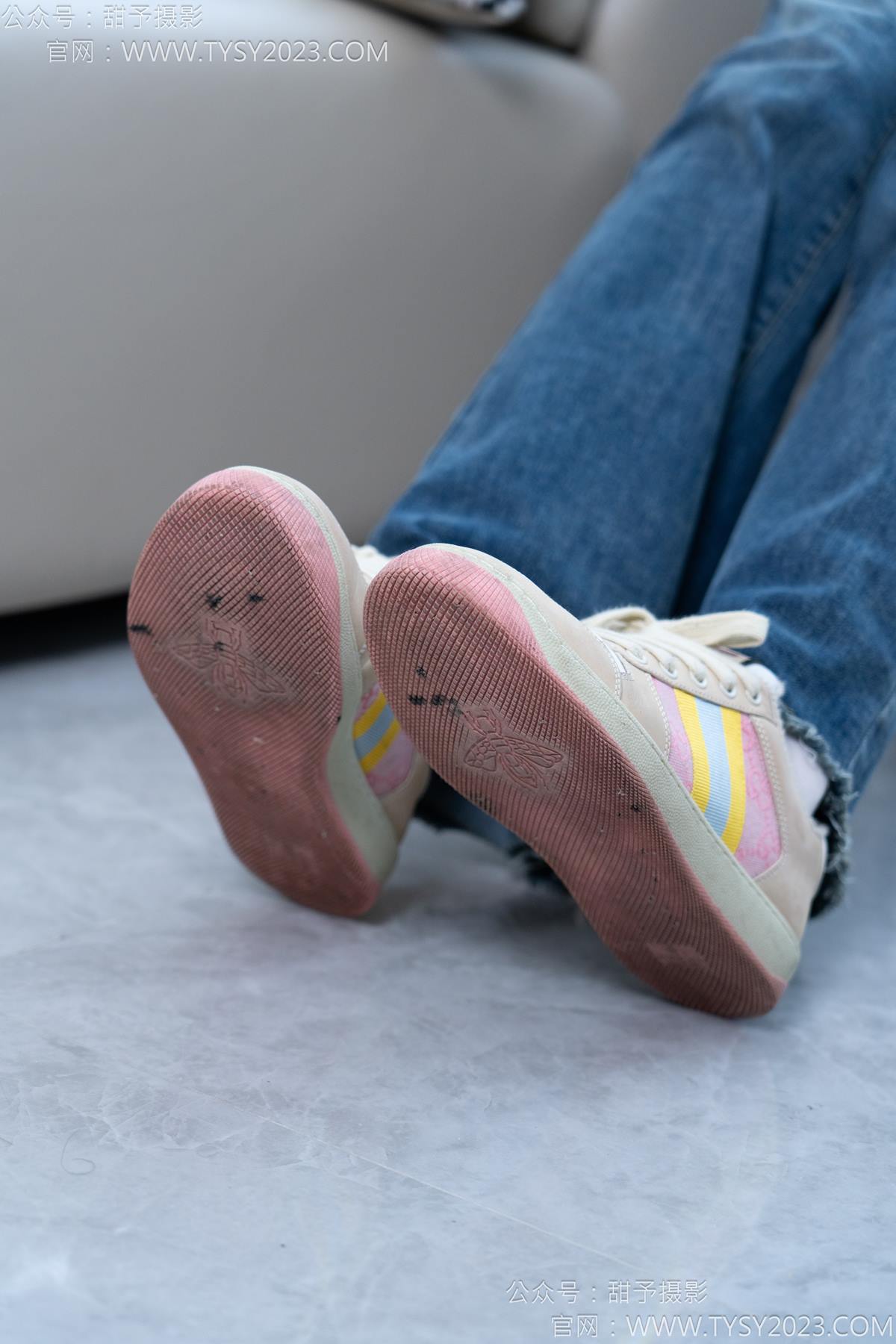 图片[20]-甜予摄影 NO.170 珞珞-板鞋、白棉袜、裸足[98P] – 速更版-美库