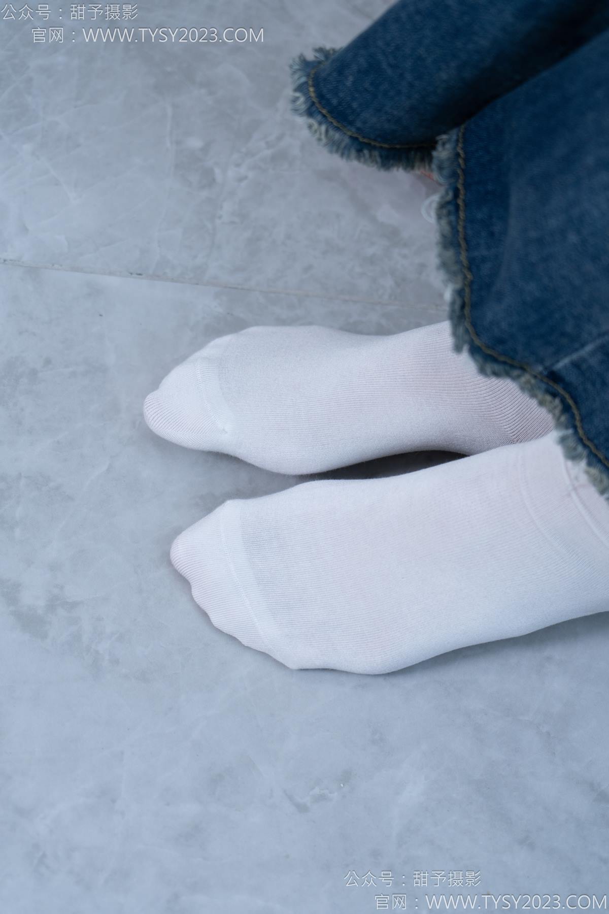 图片[23]-甜予摄影 NO.170 珞珞-板鞋、白棉袜、裸足[98P] – 速更版-美库