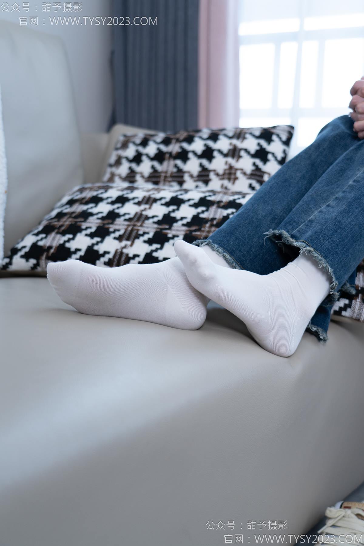 图片[24]-甜予摄影 NO.170 珞珞-板鞋、白棉袜、裸足[98P] – 速更版-美库