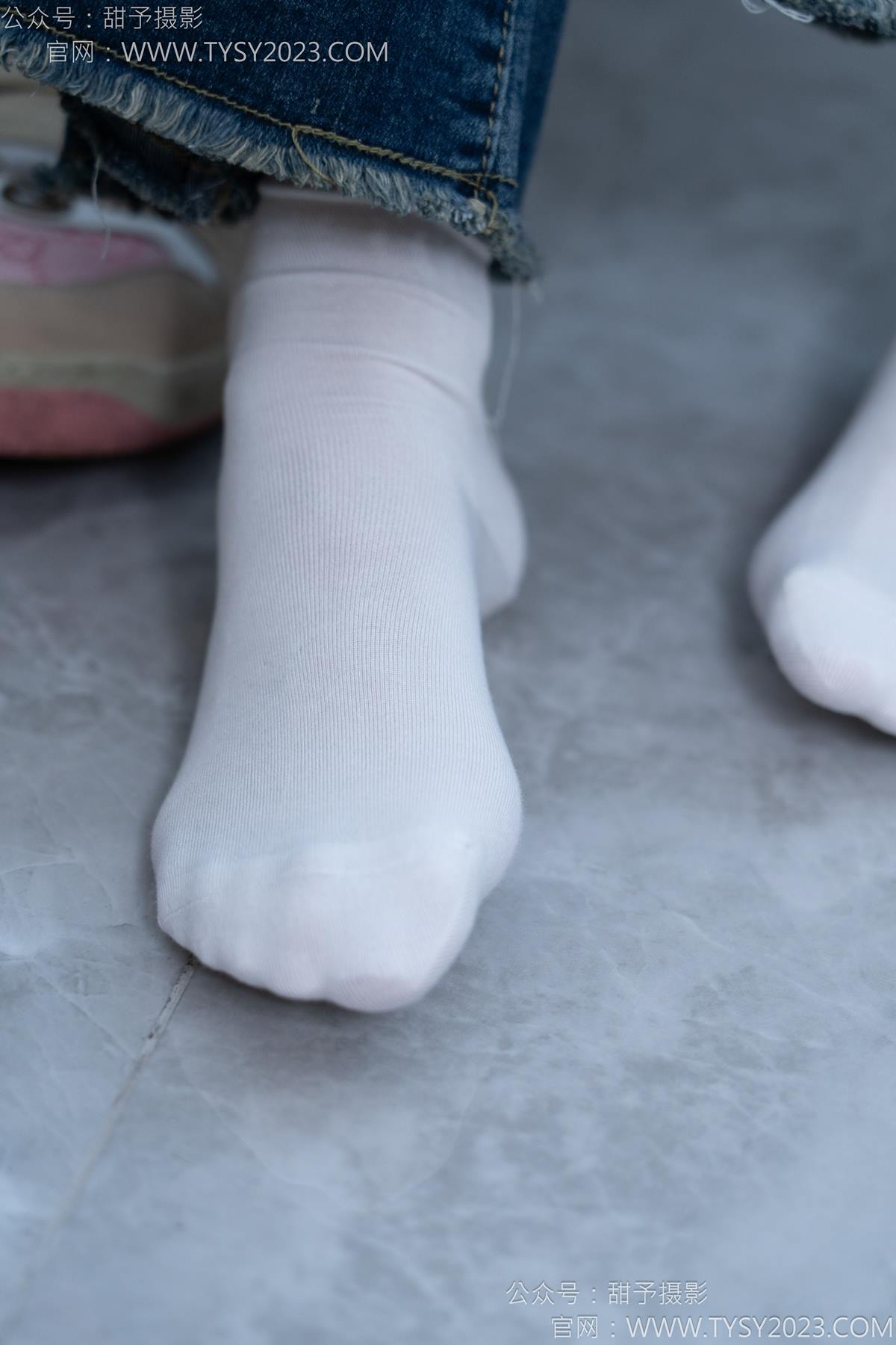 图片[35]-甜予摄影 NO.170 珞珞-板鞋、白棉袜、裸足[98P] – 速更版-美库