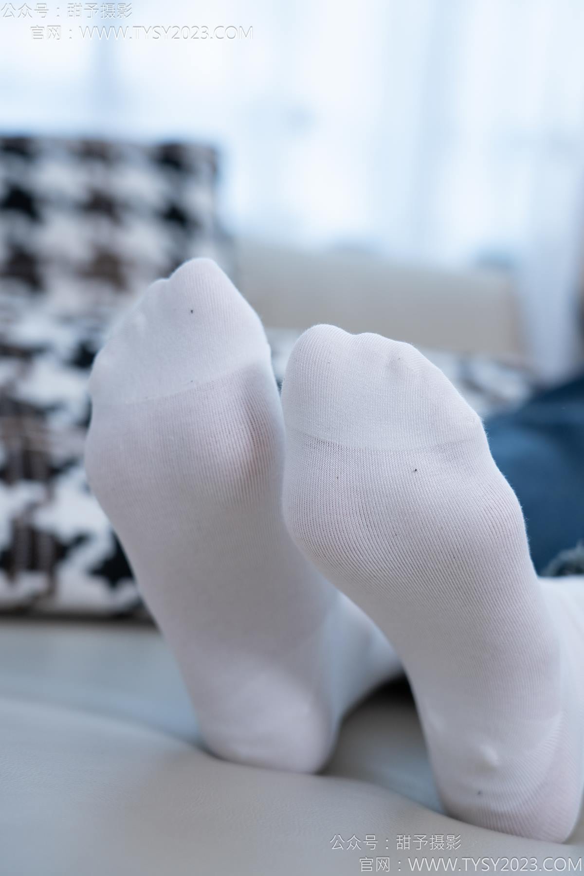 图片[36]-甜予摄影 NO.170 珞珞-板鞋、白棉袜、裸足[98P] – 速更版-美库