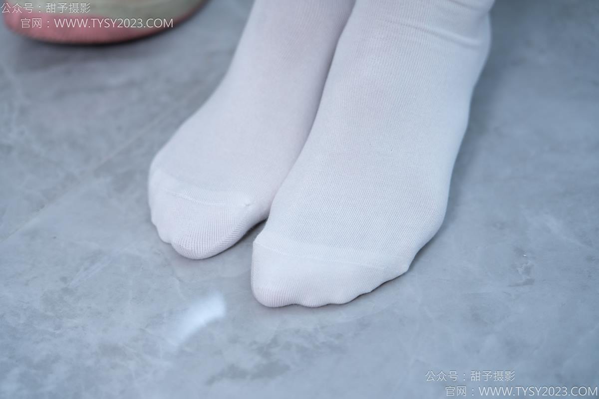 图片[83]-甜予摄影 NO.170 珞珞-板鞋、白棉袜、裸足[98P] – 速更版-美库