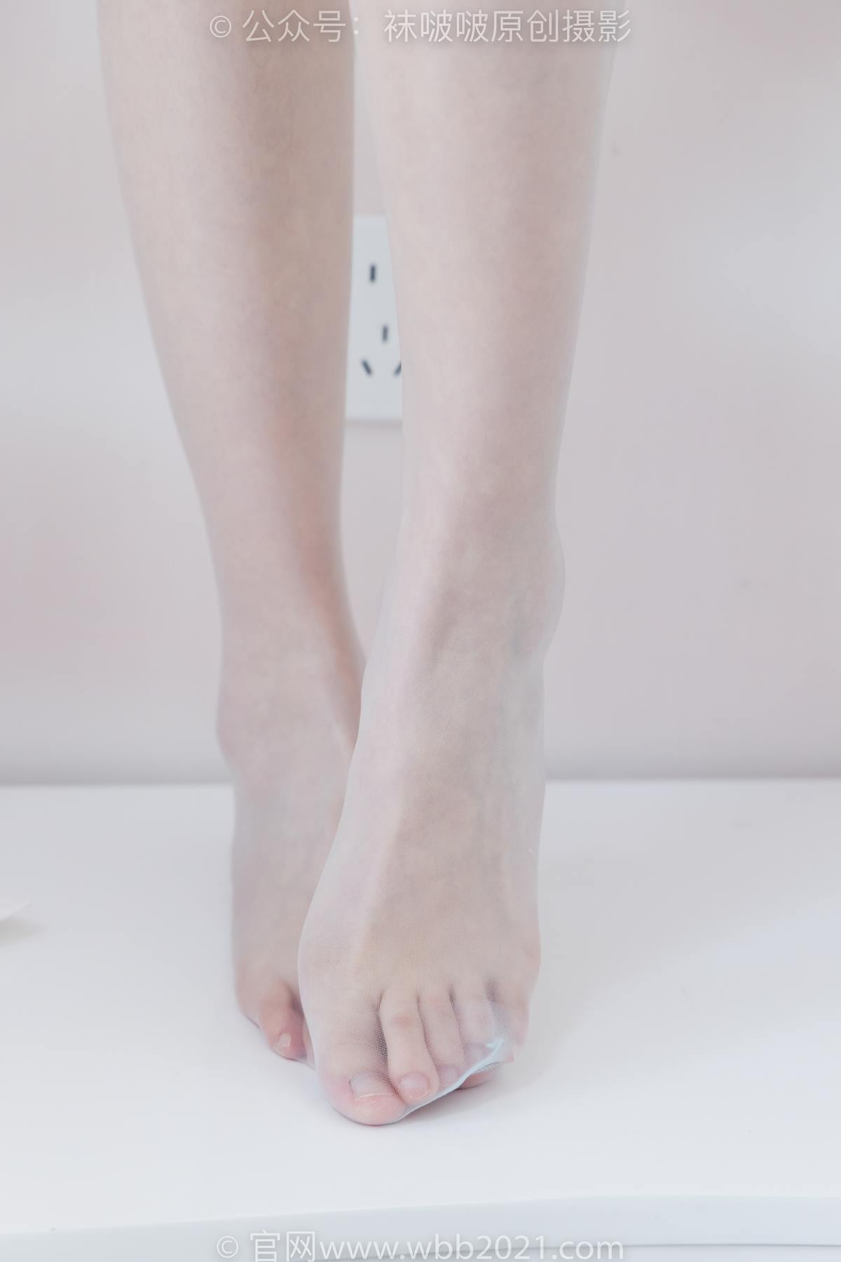 图片[93]-[BoBoSocks袜啵啵]NO.543 小甜豆 高跟鞋、油亮淡蓝丝、腰丝[150P] – 速更版-美库