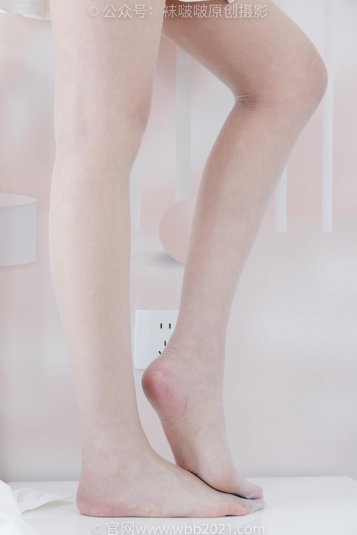 图片[96]-[BoBoSocks袜啵啵]NO.543 小甜豆 高跟鞋、油亮淡蓝丝、腰丝[150P] – 速更版-美库