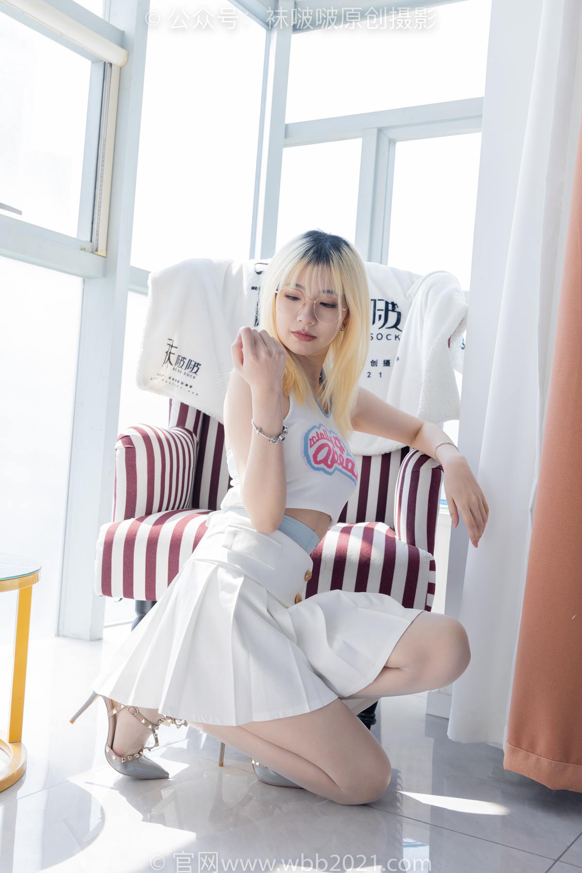 图片[136]-[BoBoSocks袜啵啵]NO.543 小甜豆 高跟鞋、油亮淡蓝丝、腰丝[150P] – 速更版-美库