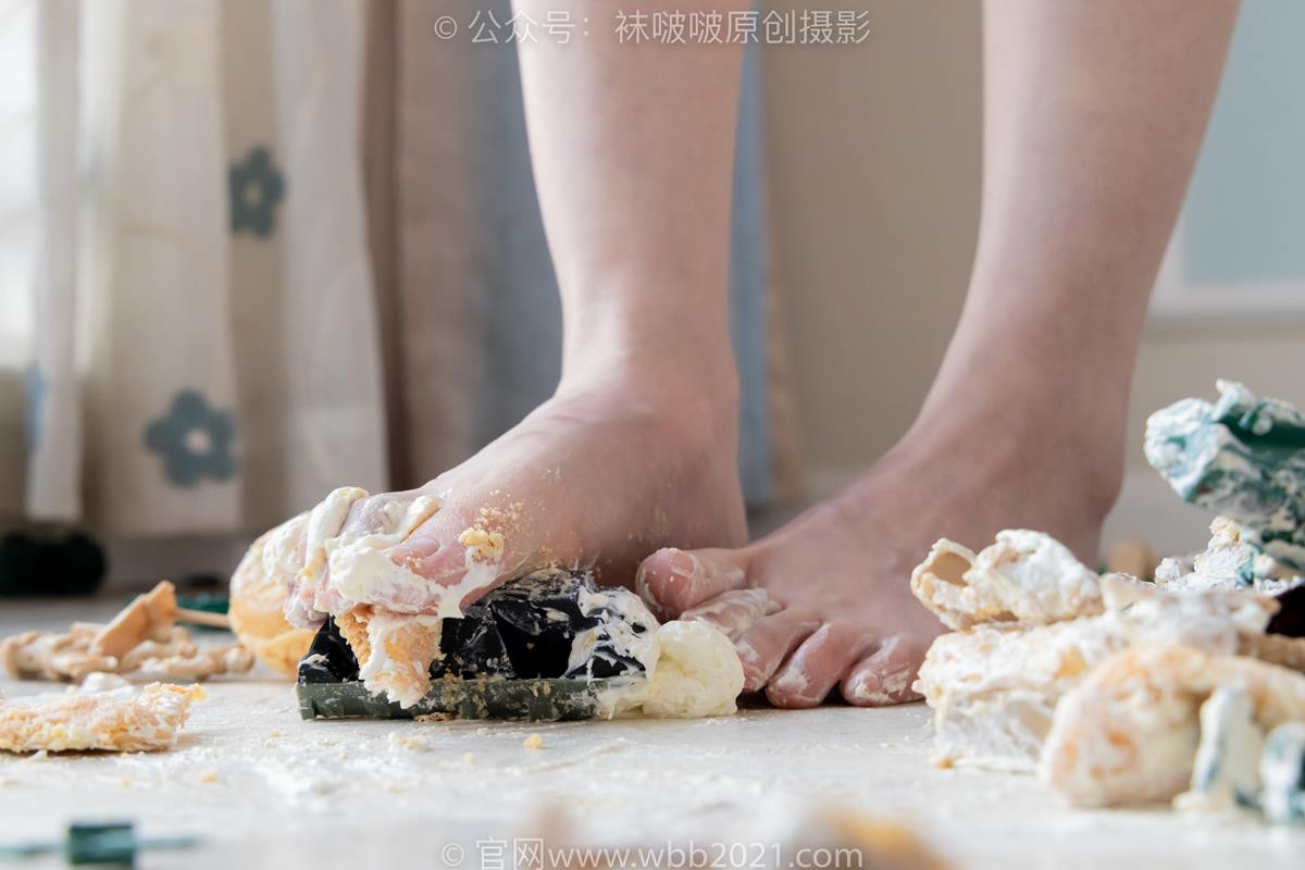 图片[93]-[BoBoSocks袜啵啵]NO.544 甜甜圈-高跟鞋、油亮薄白丝、裸足、踩小人和奶油泡芙剧情[140P] – 速更版-美库