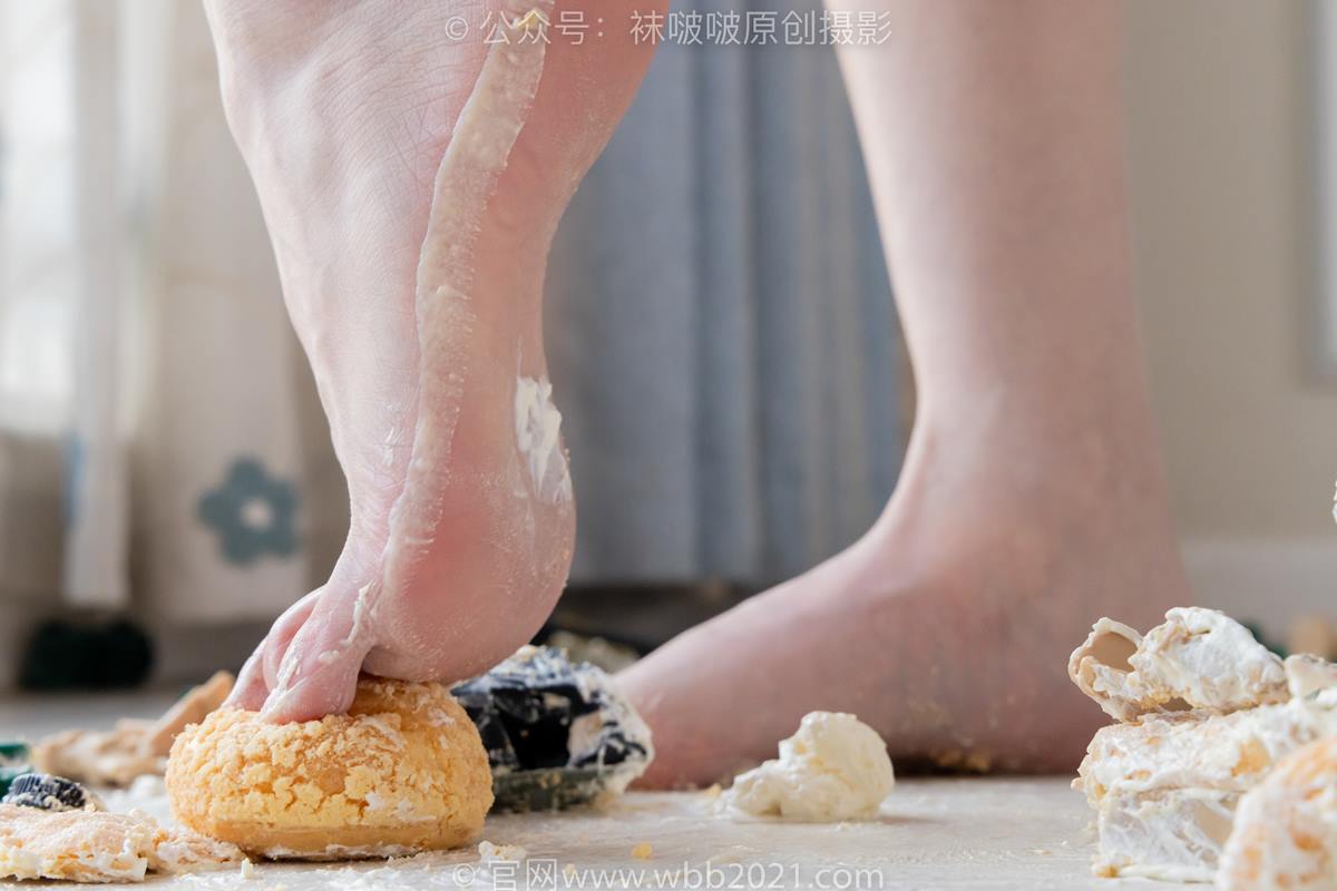 图片[94]-[BoBoSocks袜啵啵]NO.544 甜甜圈-高跟鞋、油亮薄白丝、裸足、踩小人和奶油泡芙剧情[140P] – 速更版-美库