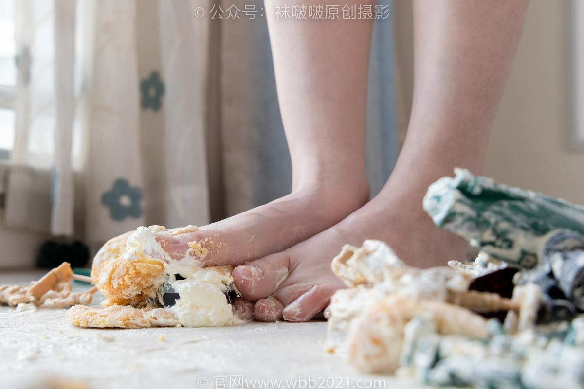 图片[96]-[BoBoSocks袜啵啵]NO.544 甜甜圈-高跟鞋、油亮薄白丝、裸足、踩小人和奶油泡芙剧情[140P] – 速更版-美库