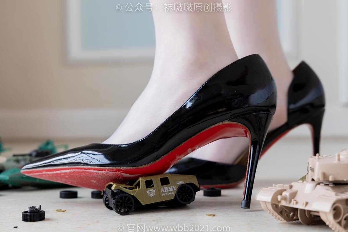 图片[102]-[BoBoSocks袜啵啵]NO.544 甜甜圈-高跟鞋、油亮薄白丝、裸足、踩小人和奶油泡芙剧情[140P] – 速更版-美库