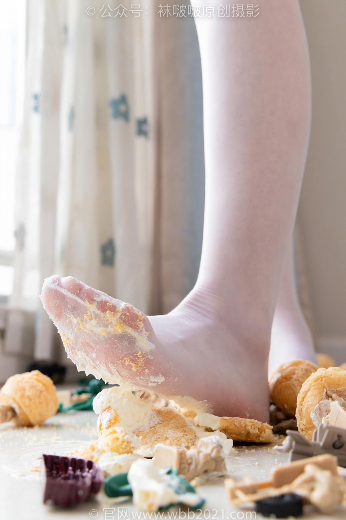 图片[137]-[BoBoSocks袜啵啵]NO.544 甜甜圈-高跟鞋、油亮薄白丝、裸足、踩小人和奶油泡芙剧情[140P] – 速更版-美库