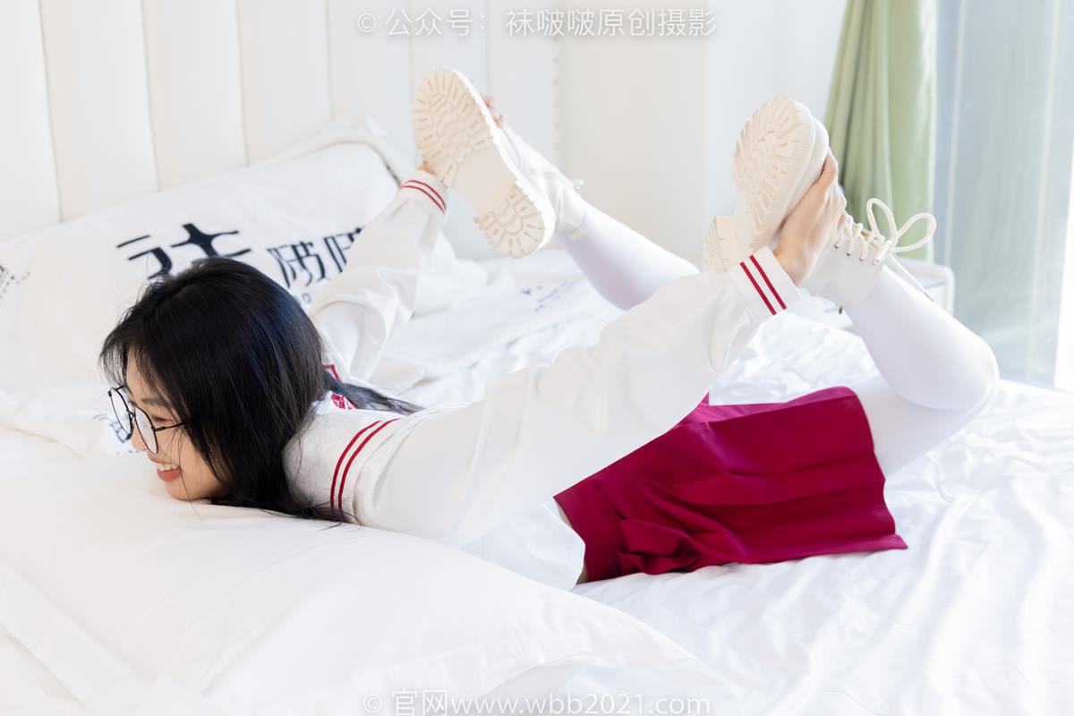 图片[13]-[BoBoSocks袜啵啵]NO.545 奶油-白色马丁靴、厚白丝、jk制服、瑜伽动作时用老头乐挠脚剧情[104P] – 速更版-美库