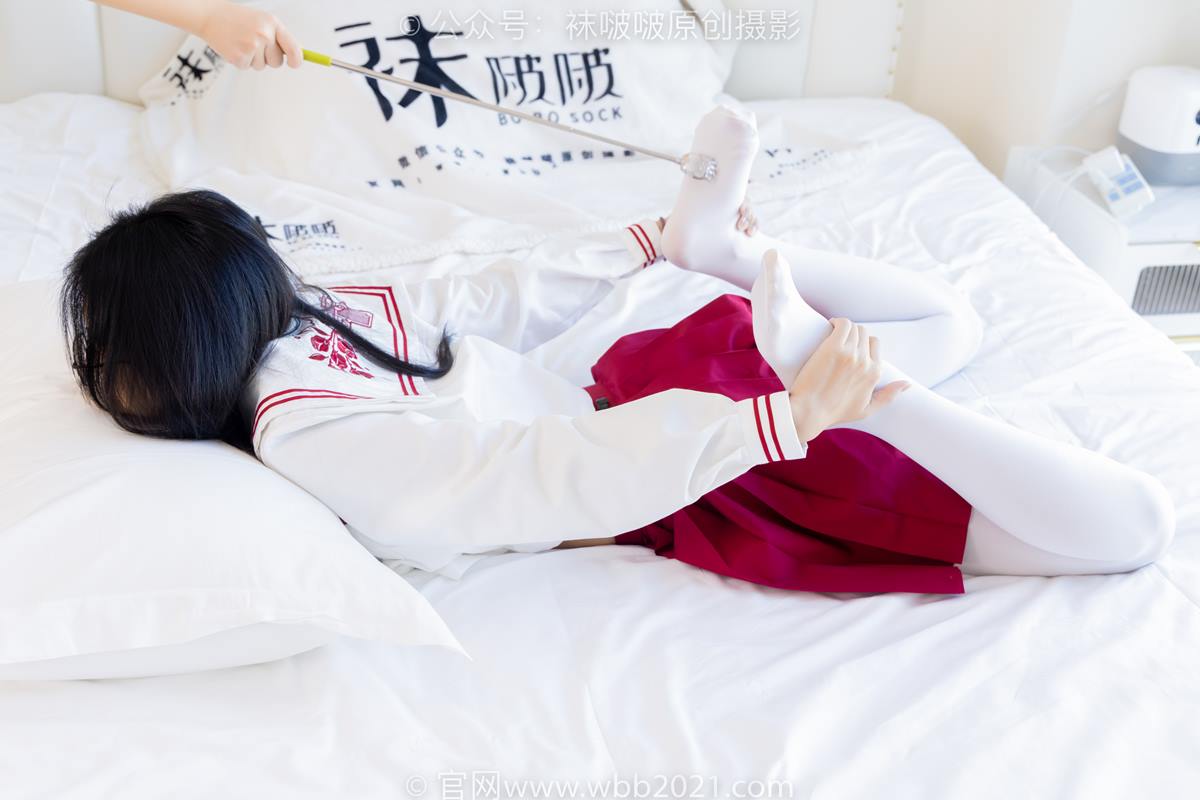图片[18]-[BoBoSocks袜啵啵]NO.545 奶油-白色马丁靴、厚白丝、jk制服、瑜伽动作时用老头乐挠脚剧情[104P] – 速更版-美库