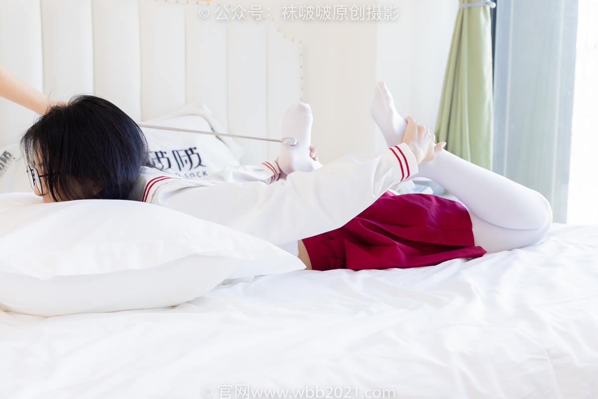 图片[19]-[BoBoSocks袜啵啵]NO.545 奶油-白色马丁靴、厚白丝、jk制服、瑜伽动作时用老头乐挠脚剧情[104P] – 速更版-美库