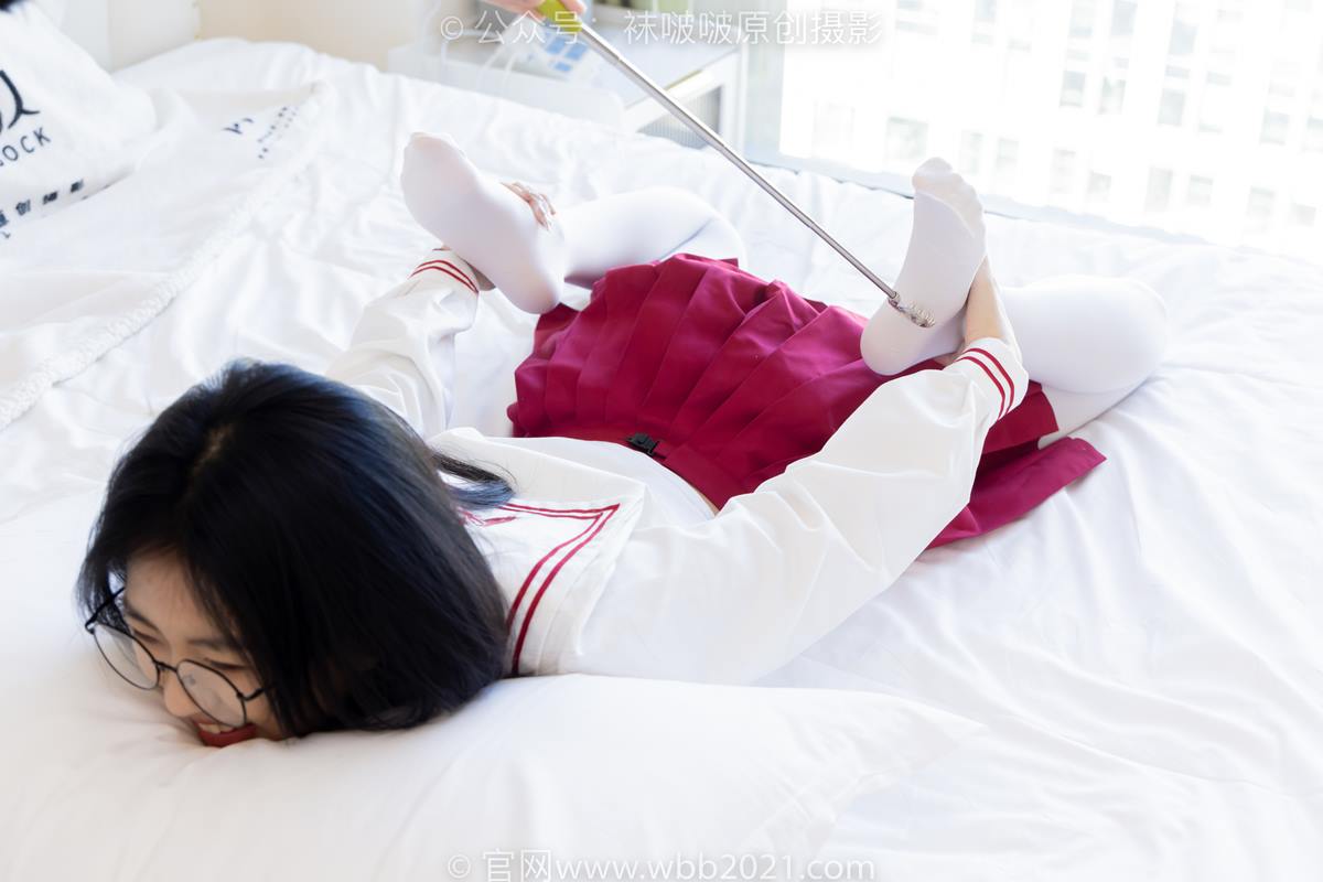 图片[21]-[BoBoSocks袜啵啵]NO.545 奶油-白色马丁靴、厚白丝、jk制服、瑜伽动作时用老头乐挠脚剧情[104P] – 速更版-美库