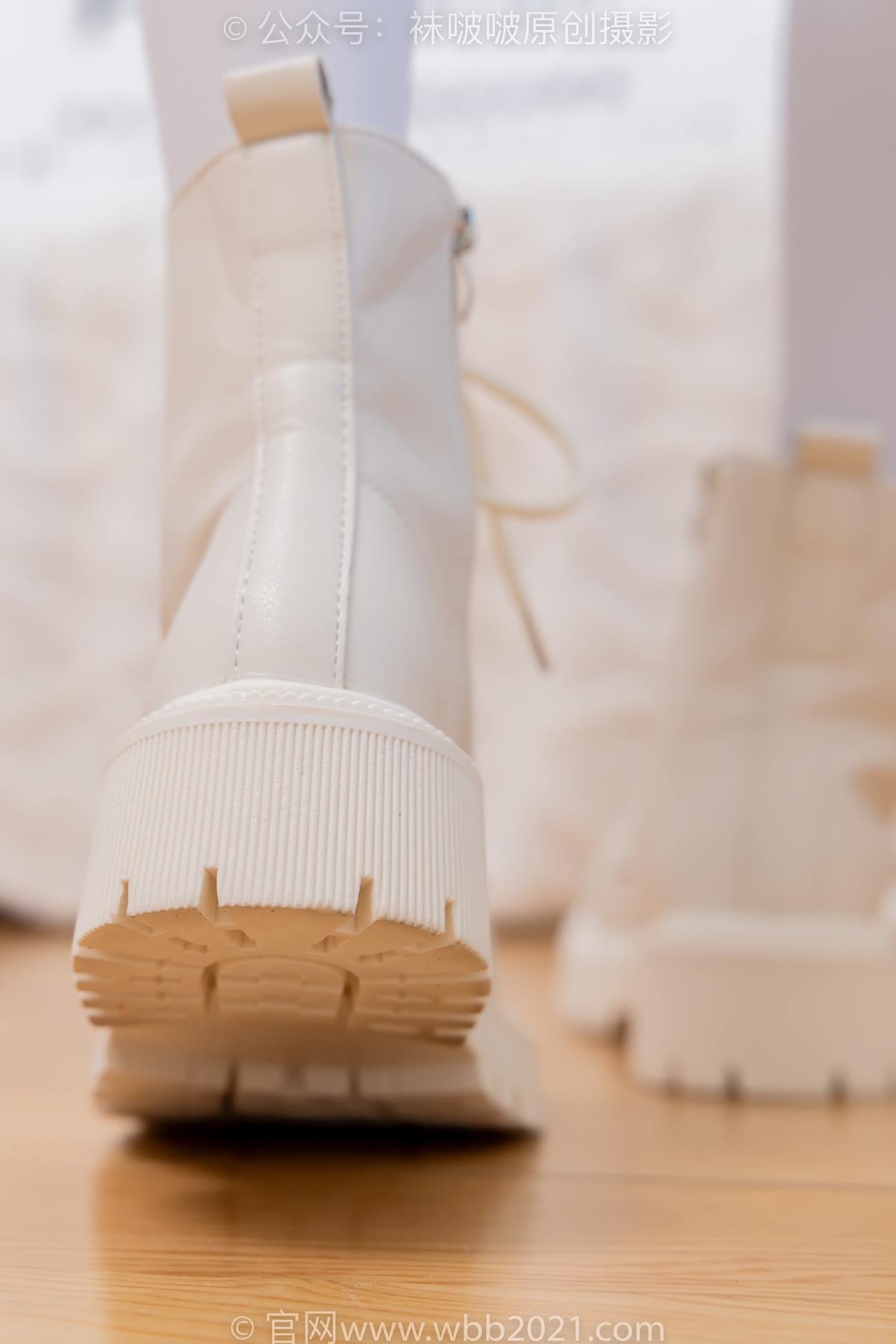 图片[47]-[BoBoSocks袜啵啵]NO.545 奶油-白色马丁靴、厚白丝、jk制服、瑜伽动作时用老头乐挠脚剧情[104P] – 速更版-美库