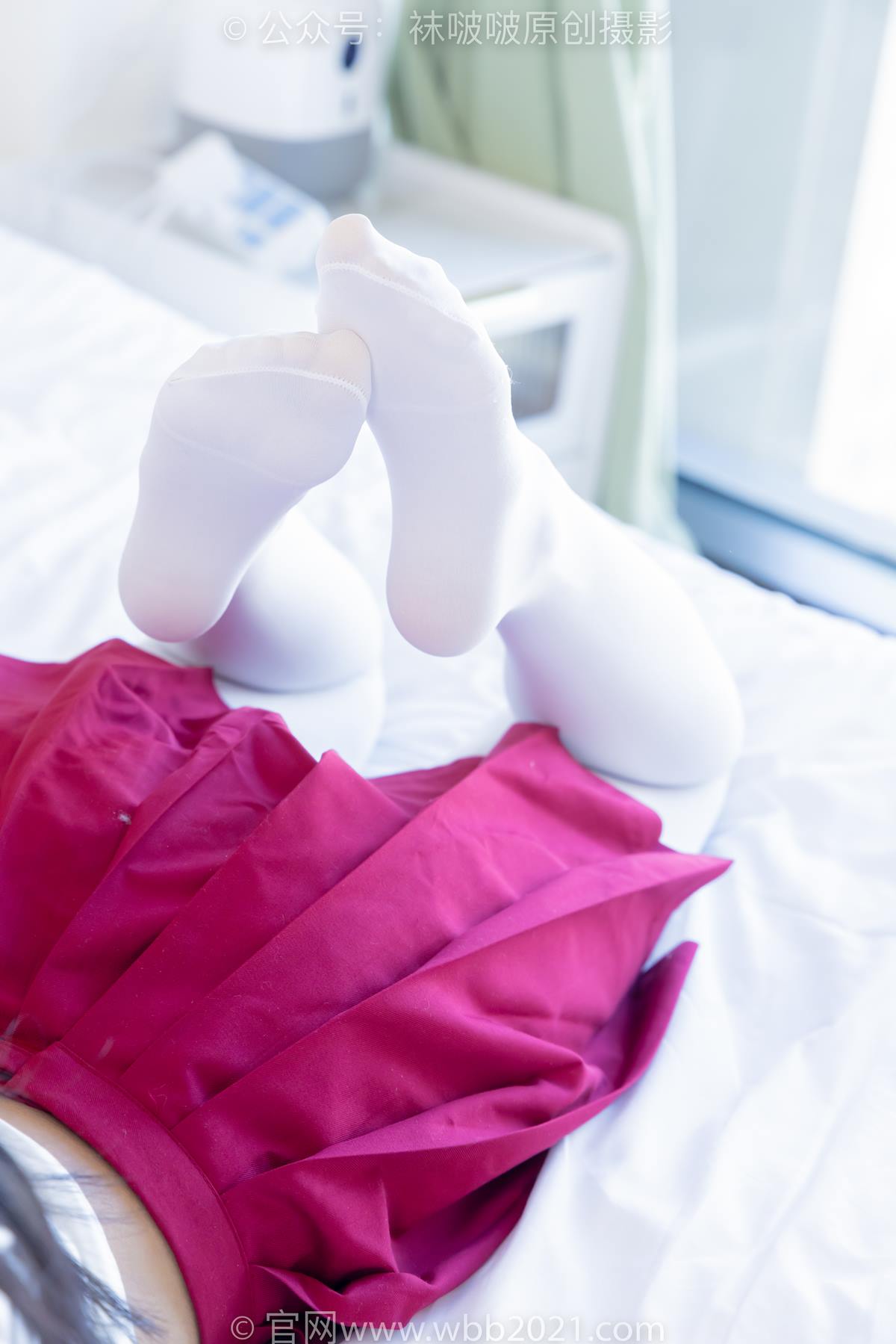 图片[84]-[BoBoSocks袜啵啵]NO.545 奶油-白色马丁靴、厚白丝、jk制服、瑜伽动作时用老头乐挠脚剧情[104P] – 速更版-美库