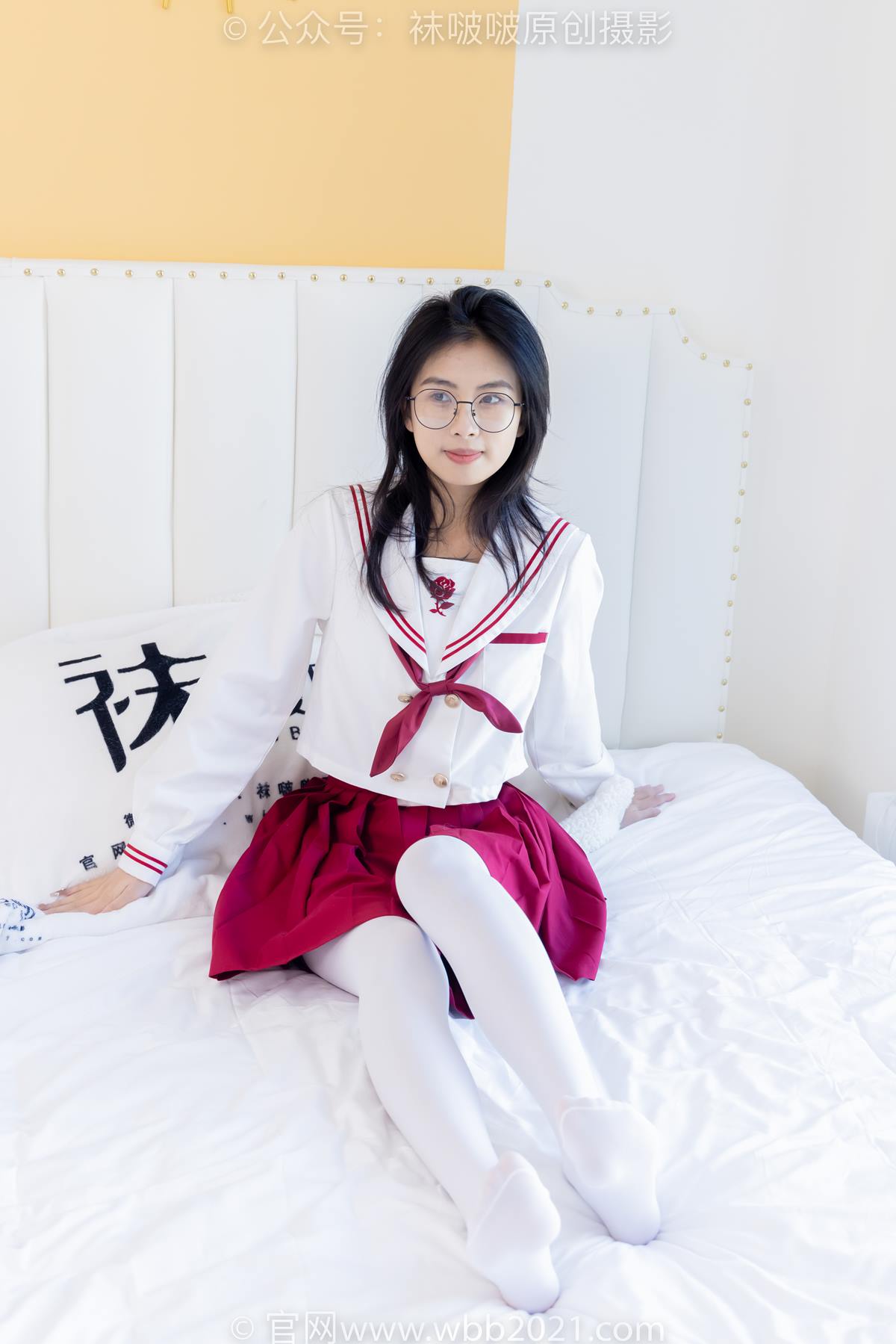 图片[87]-[BoBoSocks袜啵啵]NO.545 奶油-白色马丁靴、厚白丝、jk制服、瑜伽动作时用老头乐挠脚剧情[104P] – 速更版-美库