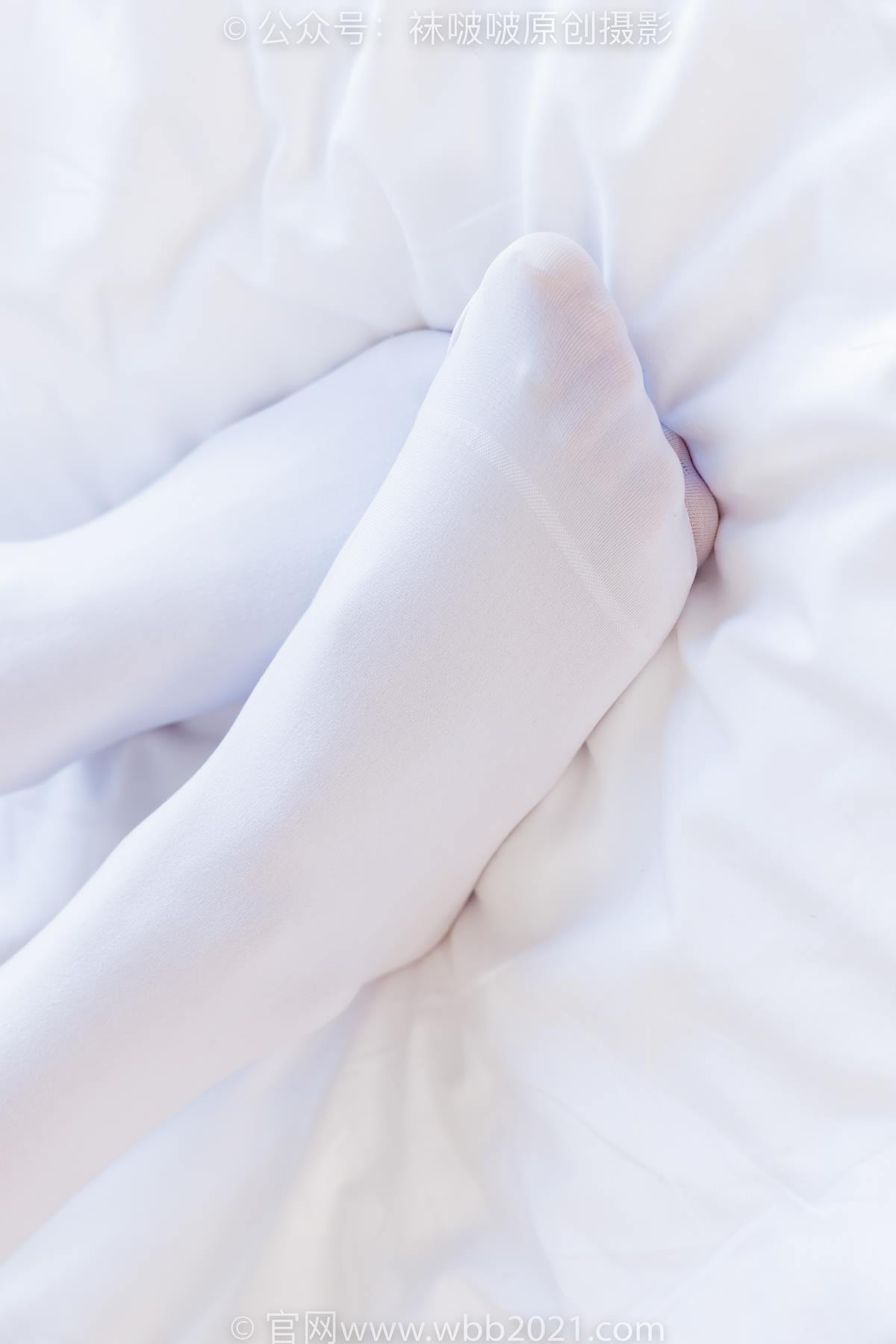 图片[90]-[BoBoSocks袜啵啵]NO.545 奶油-白色马丁靴、厚白丝、jk制服、瑜伽动作时用老头乐挠脚剧情[104P] – 速更版-美库