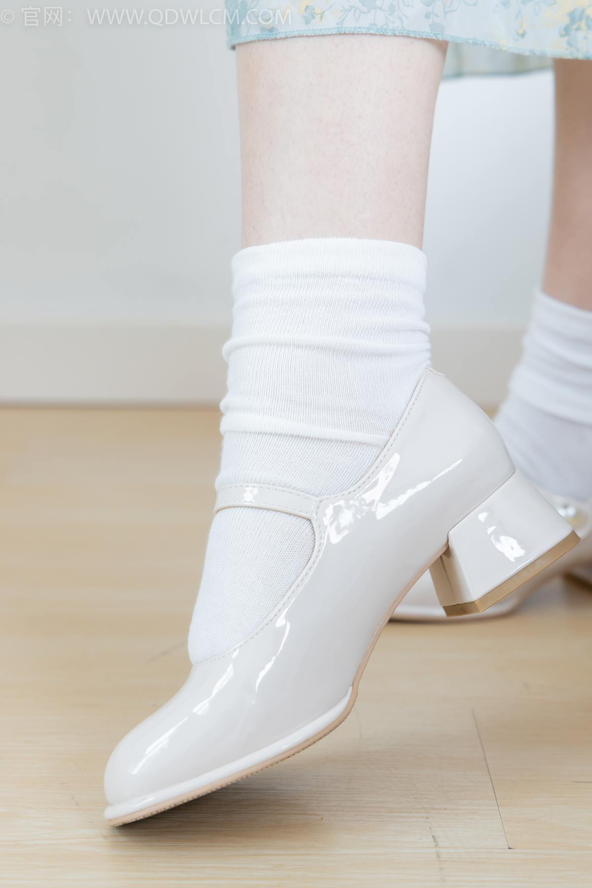 图片[16]-物恋传媒 NO.2350 小椿-高跟鞋、白棉袜、裸足[150P] – 速更版-美库