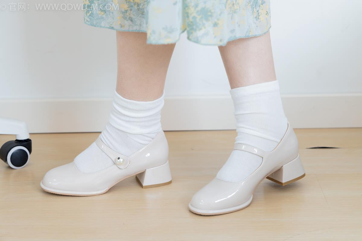 图片[17]-物恋传媒 NO.2350 小椿-高跟鞋、白棉袜、裸足[150P] – 速更版-美库