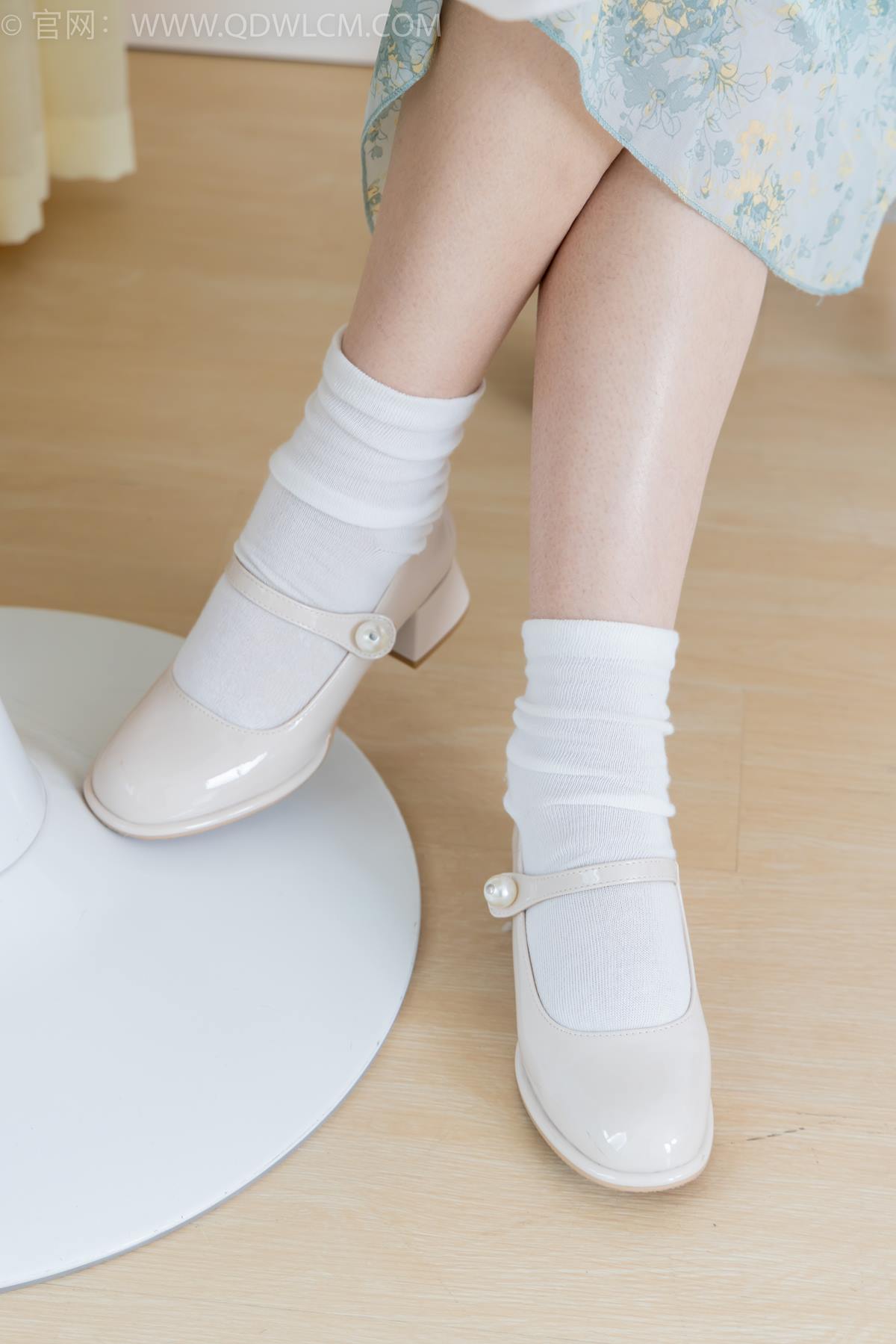 图片[31]-物恋传媒 NO.2350 小椿-高跟鞋、白棉袜、裸足[150P] – 速更版-美库