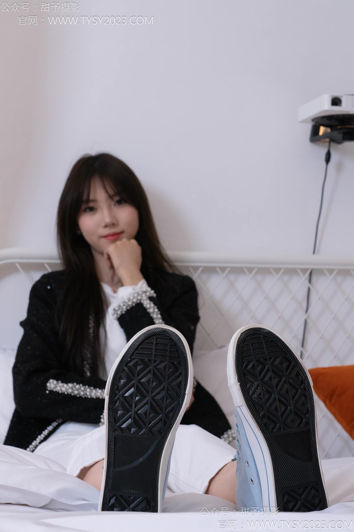 图片[35]-甜予摄影 NO.171 璇璇-帆布鞋、白棉袜、抖腿剧情[107P] – 速更版-美库