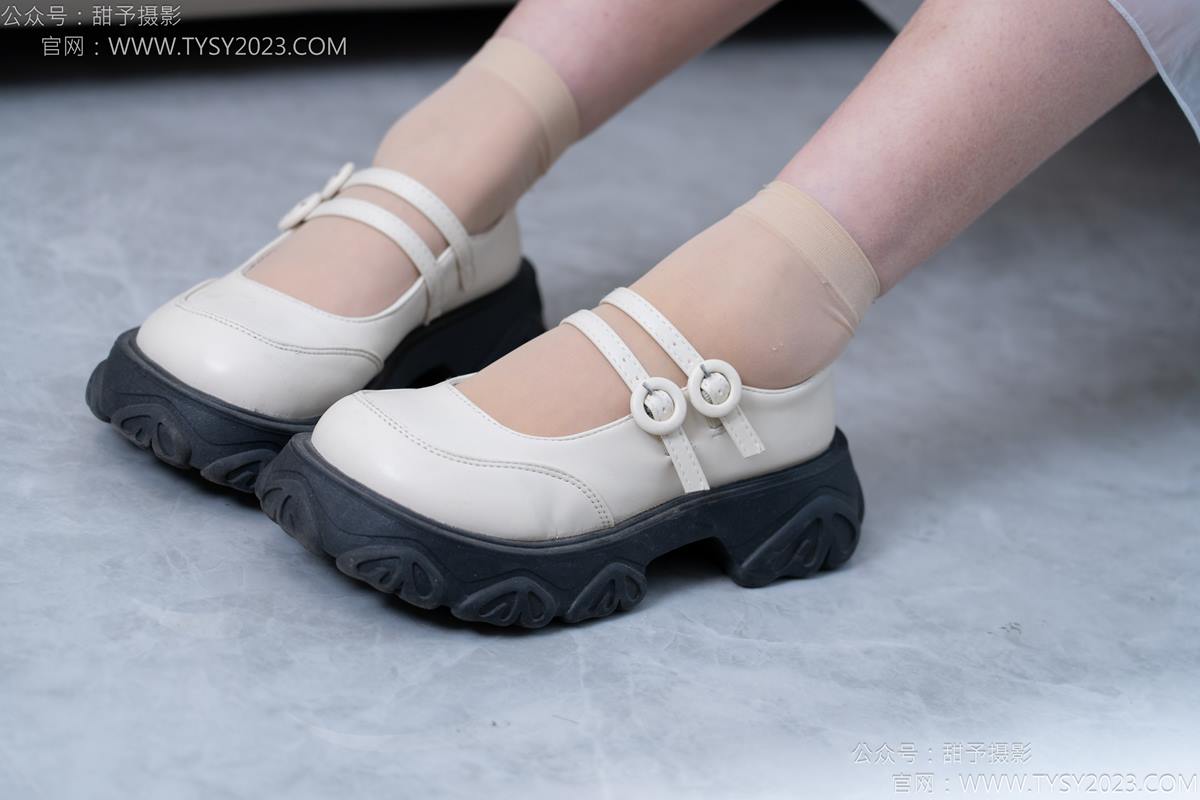 图片[19]-甜予摄影 NO.172 知知-皮鞋、短肉丝、裸足[130P] – 速更版-美库