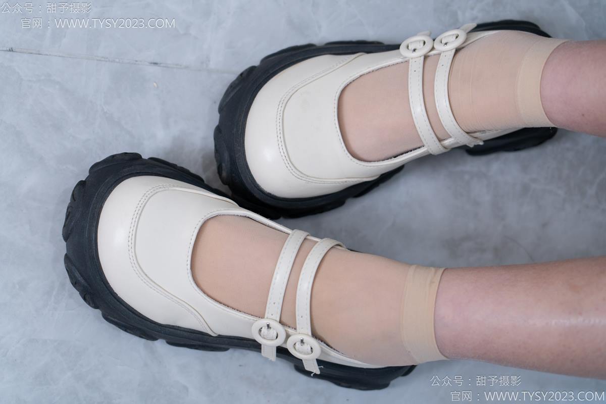 图片[24]-甜予摄影 NO.172 知知-皮鞋、短肉丝、裸足[130P] – 速更版-美库
