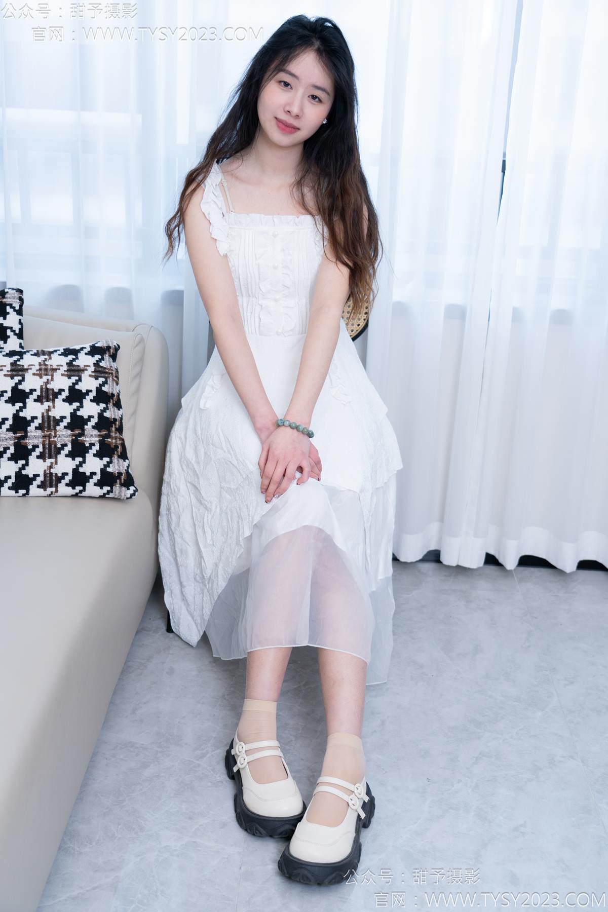 图片[25]-甜予摄影 NO.172 知知-皮鞋、短肉丝、裸足[130P] – 速更版-美库