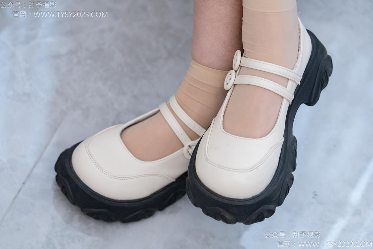 图片[32]-甜予摄影 NO.172 知知-皮鞋、短肉丝、裸足[130P] – 速更版-美库