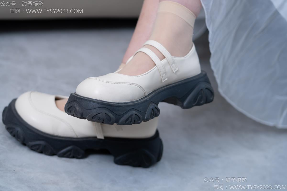 图片[33]-甜予摄影 NO.172 知知-皮鞋、短肉丝、裸足[130P] – 速更版-美库