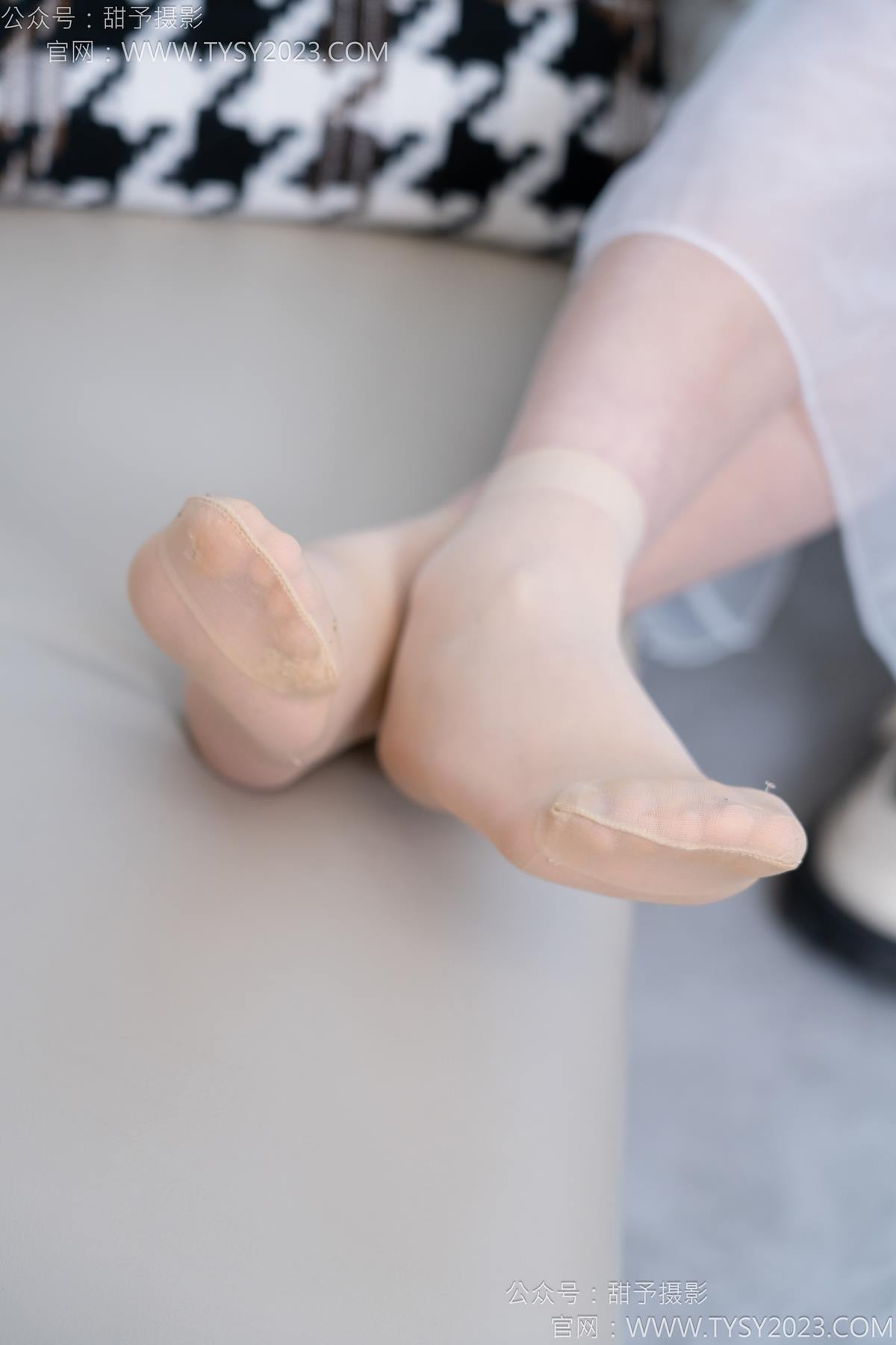 图片[60]-甜予摄影 NO.172 知知-皮鞋、短肉丝、裸足[130P] – 速更版-美库