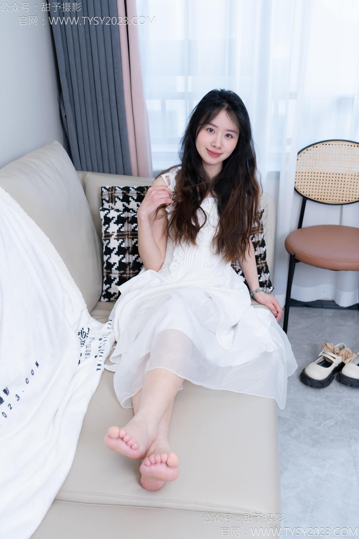 图片[123]-甜予摄影 NO.172 知知-皮鞋、短肉丝、裸足[130P] – 速更版-美库