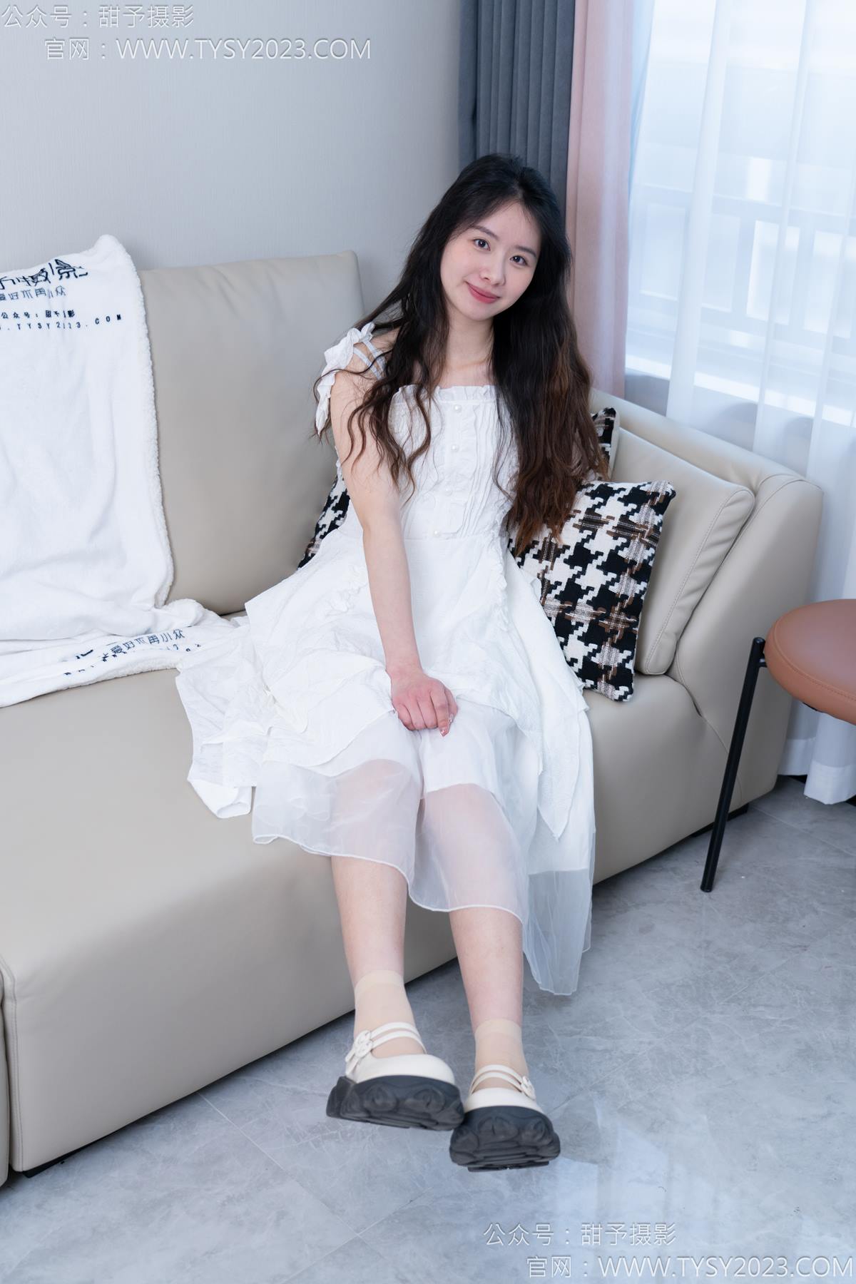 图片[125]-甜予摄影 NO.172 知知-皮鞋、短肉丝、裸足[130P] – 速更版-美库