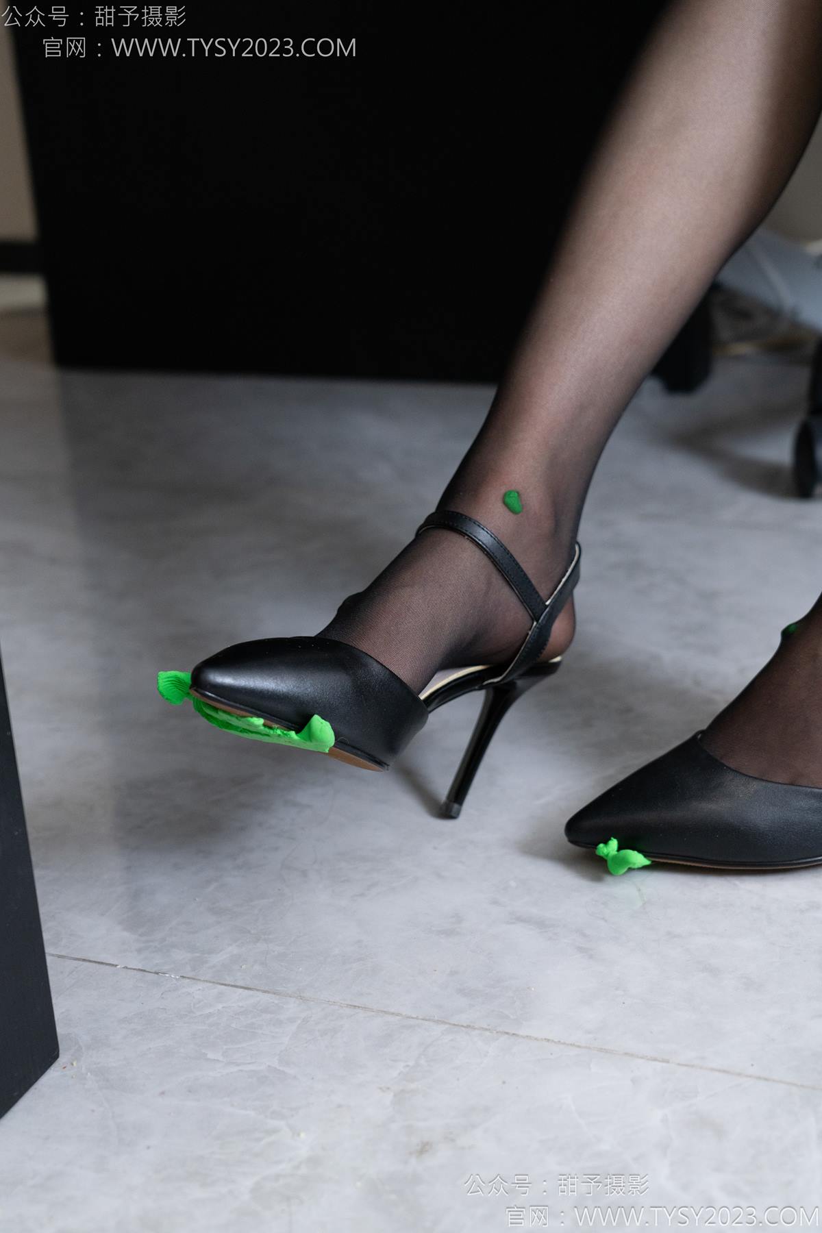 图片[32]-甜予摄影 NO.175 澜澜-高跟鞋、薄灰丝、薄黑丝、踩小人剧情[88P] – 速更版-美库