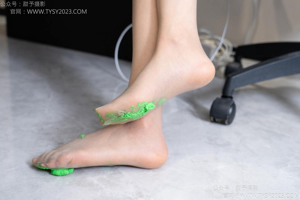 图片[77]-甜予摄影 NO.175 澜澜-高跟鞋、薄灰丝、薄黑丝、踩小人剧情[88P] – 速更版-美库