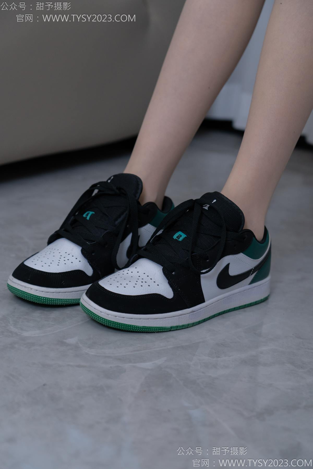 图片[25]-甜予摄影 NO.176 珞珞-板鞋、薄肉丝[98P] – 速更版-美库