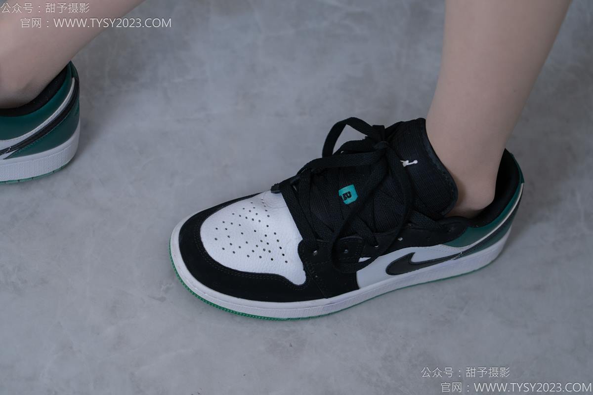 图片[71]-甜予摄影 NO.176 珞珞-板鞋、薄肉丝[98P] – 速更版-美库