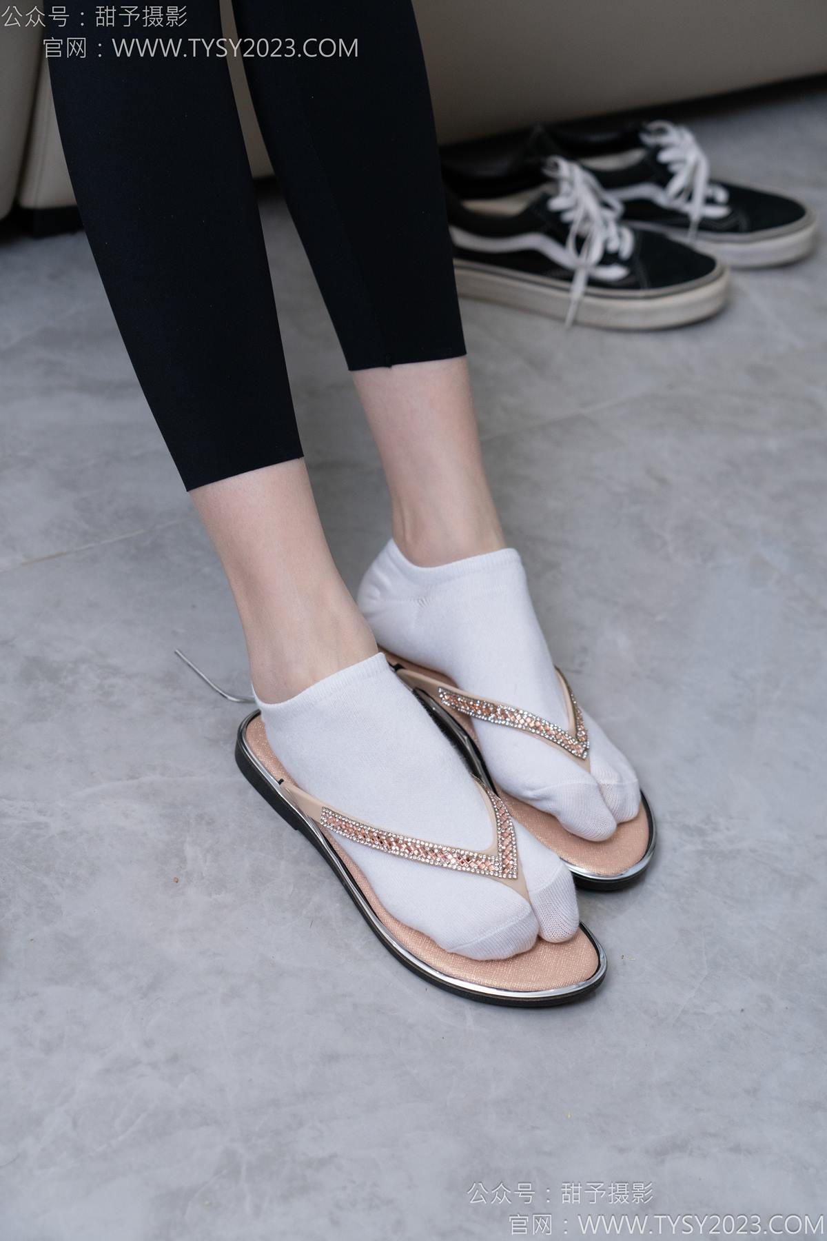 图片[39]-甜予摄影 NO.179 珞珞-高跟鞋、板鞋、人字拖、白棉袜[73P] – 速更版-美库