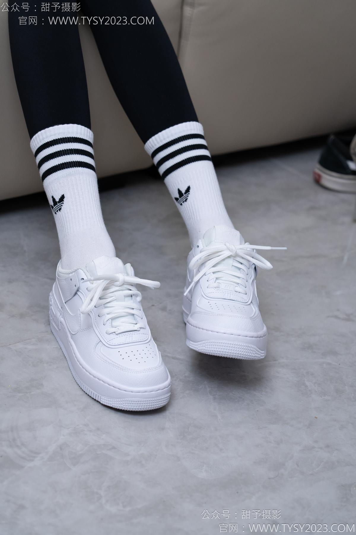 图片[41]-甜予摄影 NO.179 珞珞-高跟鞋、板鞋、人字拖、白棉袜[73P] – 速更版-美库