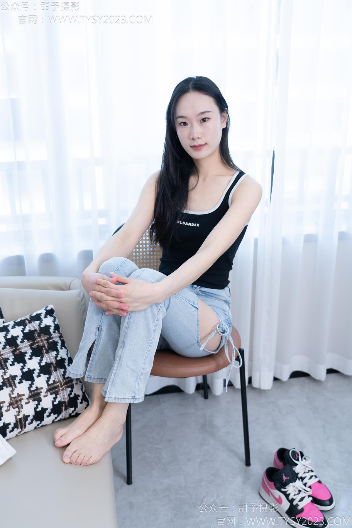 图片[13]-甜予摄影 NO.181 小容-板鞋、白棉袜、裸足[98P] – 速更版-美库