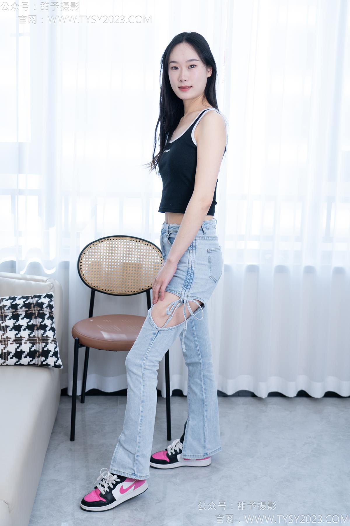 图片[19]-甜予摄影 NO.181 小容-板鞋、白棉袜、裸足[98P] – 速更版-美库