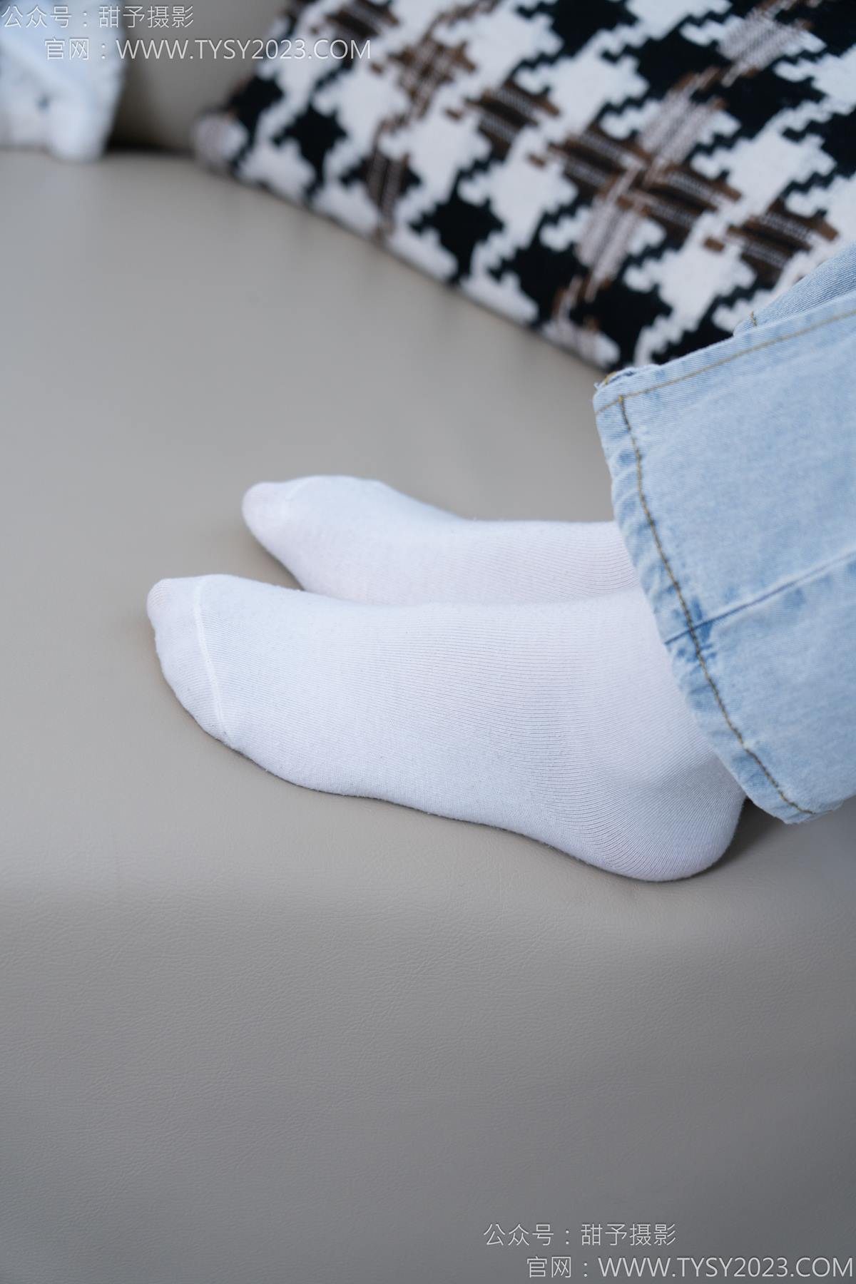 图片[26]-甜予摄影 NO.181 小容-板鞋、白棉袜、裸足[98P] – 速更版-美库