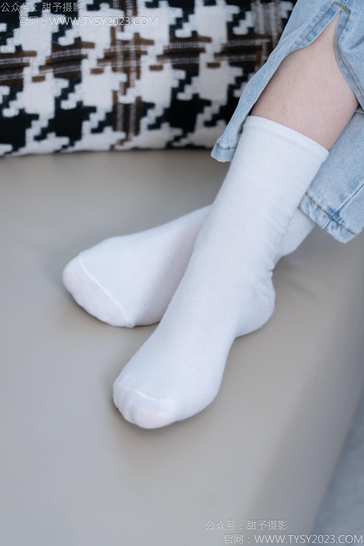 图片[29]-甜予摄影 NO.181 小容-板鞋、白棉袜、裸足[98P] – 速更版-美库