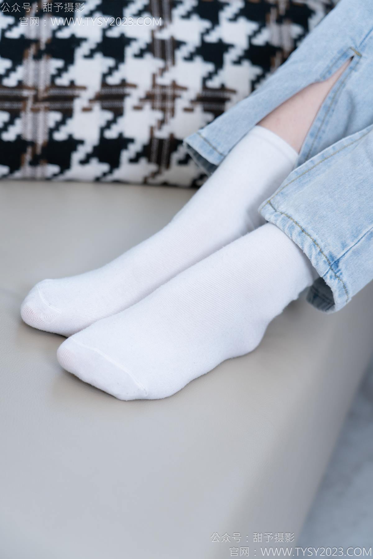 图片[30]-甜予摄影 NO.181 小容-板鞋、白棉袜、裸足[98P] – 速更版-美库