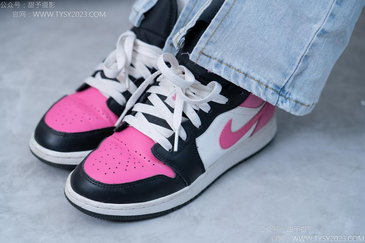 图片[50]-甜予摄影 NO.181 小容-板鞋、白棉袜、裸足[98P] – 速更版-美库